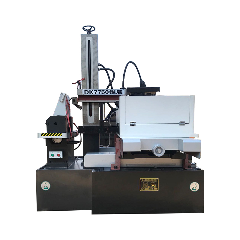DK7750 ± 30 ° AZ Grote Taper onderhoudsvrij CNC EDM Hoge snelheid Draadsnijmachine