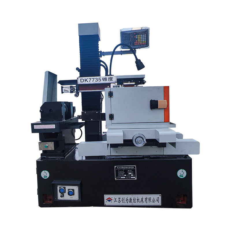 DK7735FZ HOP-DRUKTURE WATERTANK STAPPER CNC EDM Draadsnijmachine